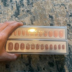 NIB - Static Nails - Nude Peach & Peony (Round)